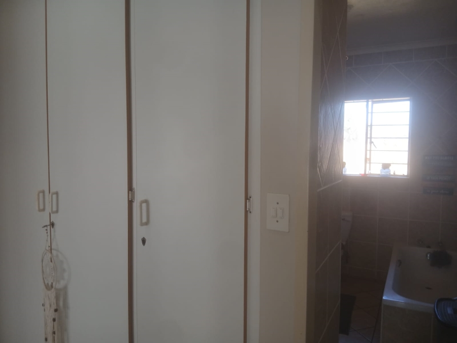 3 Bedroom Property for Sale in Greenhills Gauteng