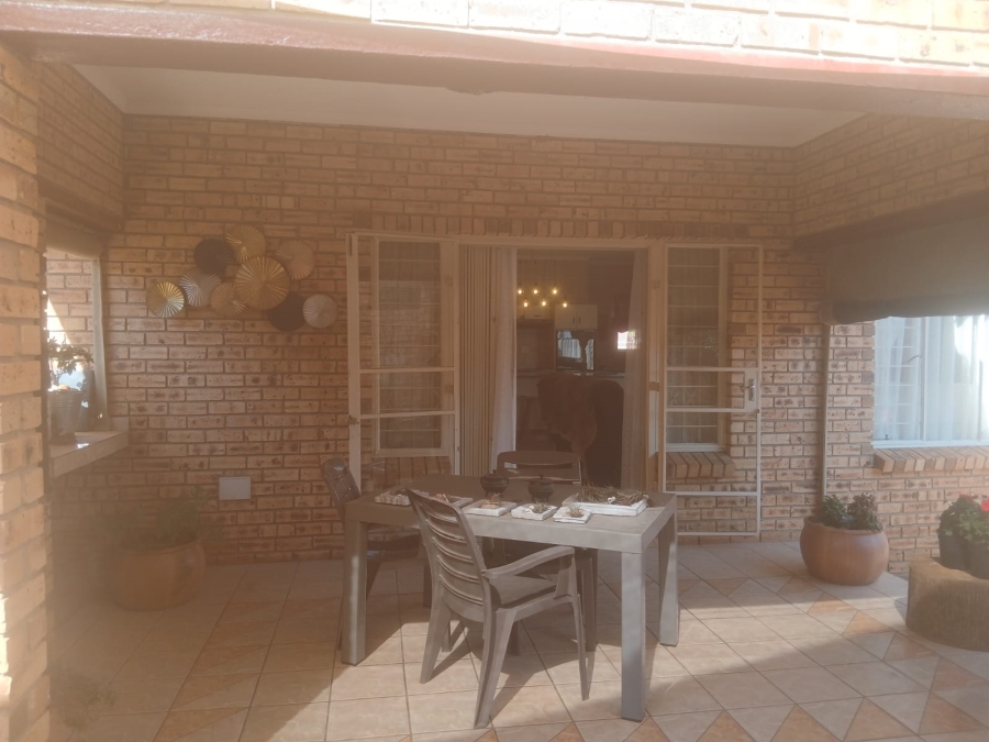 3 Bedroom Property for Sale in Greenhills Gauteng
