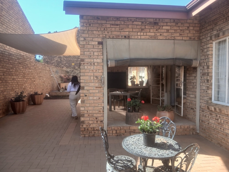 3 Bedroom Property for Sale in Greenhills Gauteng