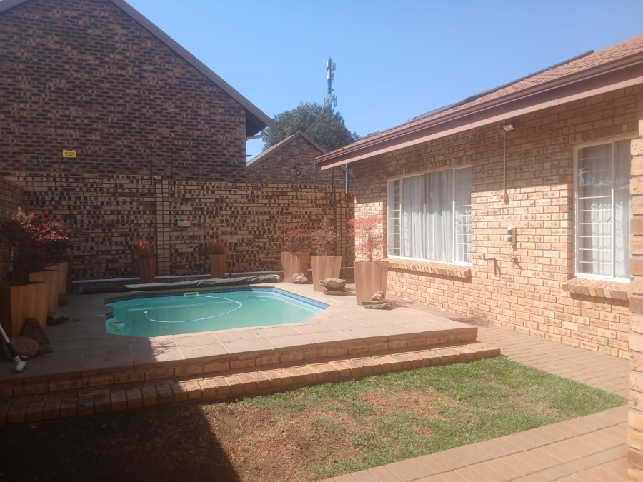 3 Bedroom Property for Sale in Greenhills Gauteng