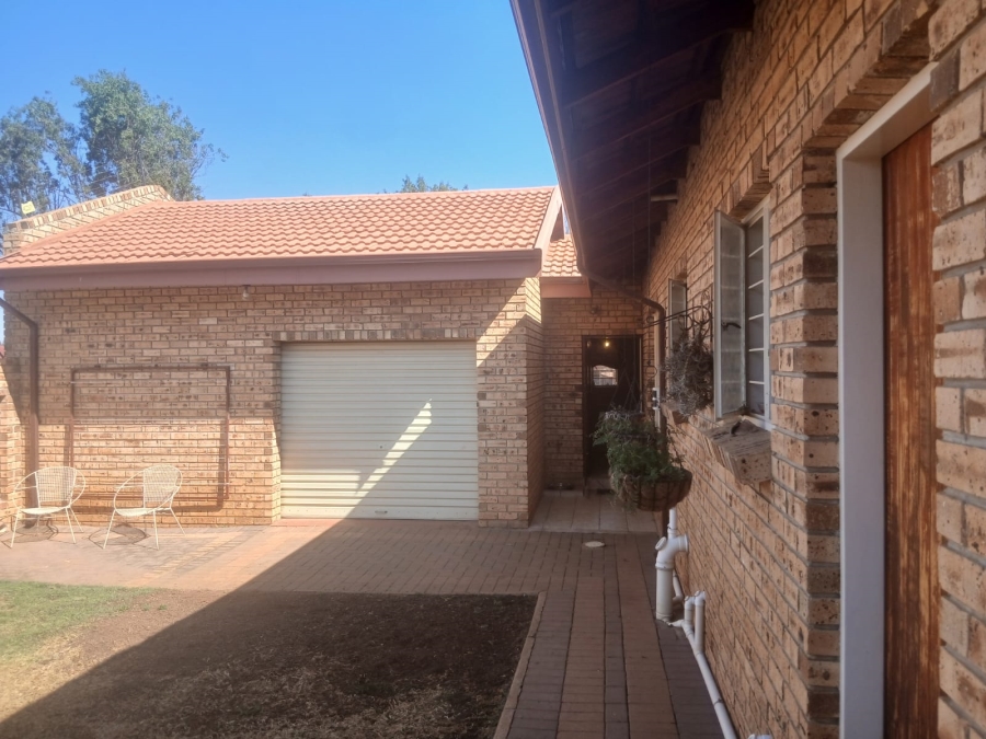 3 Bedroom Property for Sale in Greenhills Gauteng
