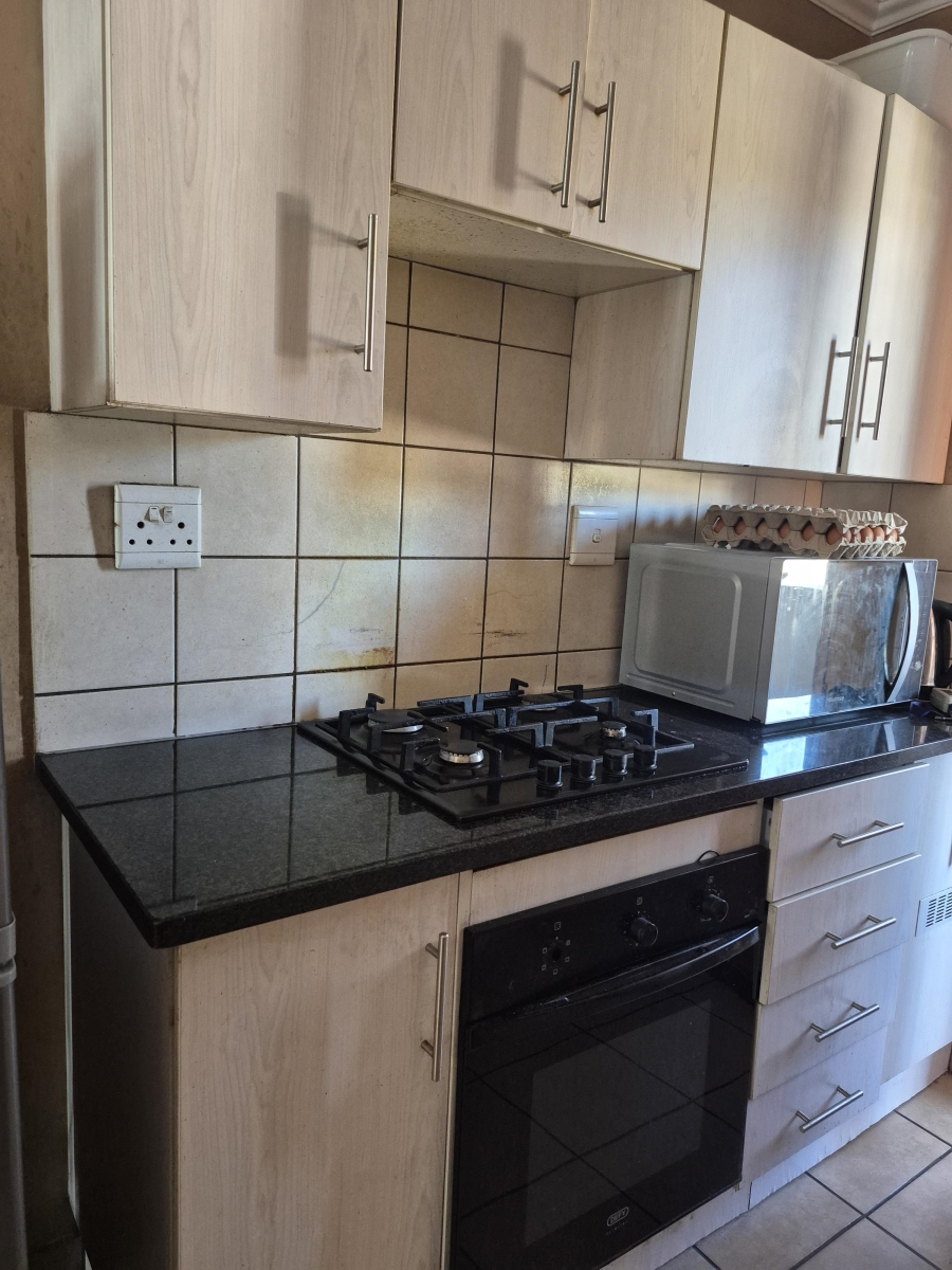 2 Bedroom Property for Sale in Noordwyk Gauteng