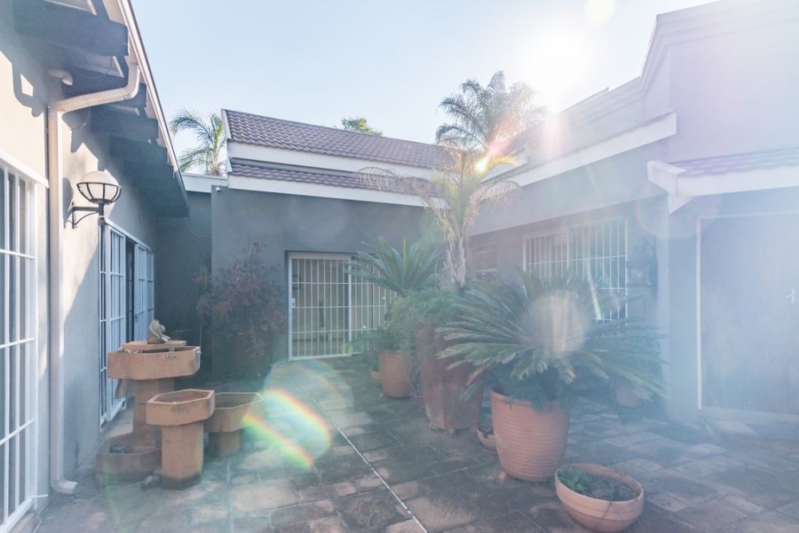 4 Bedroom Property for Sale in Northcliff Gauteng