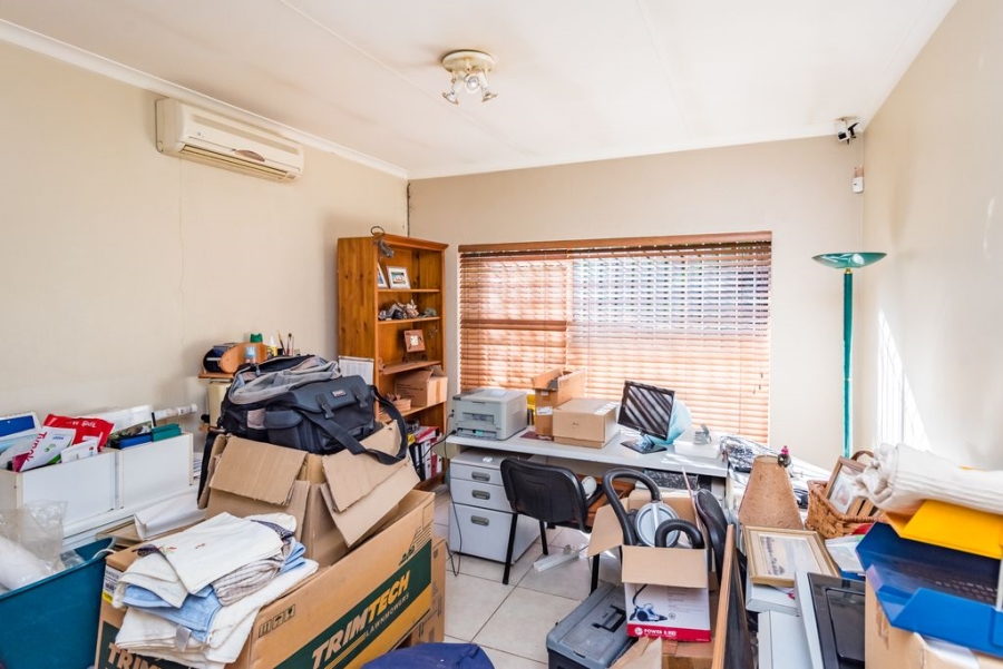 4 Bedroom Property for Sale in Northcliff Gauteng