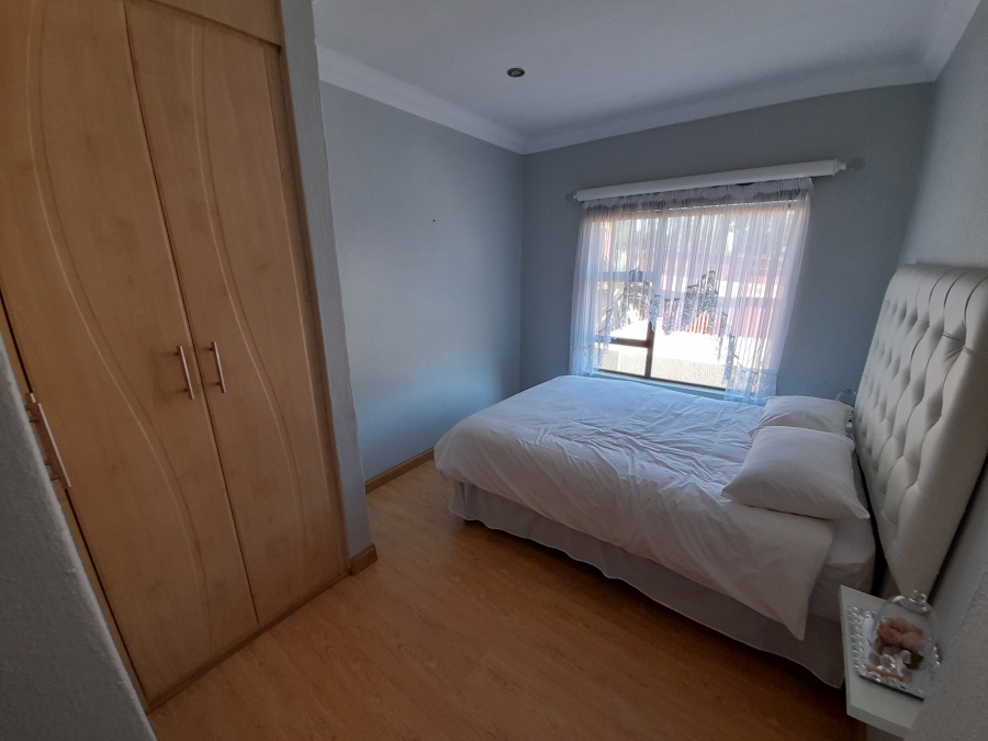 To Let 3 Bedroom Property for Rent in Sylviavale Gauteng