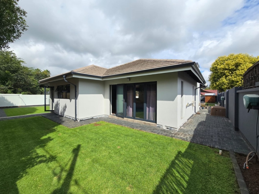 3 Bedroom Property for Sale in Sonneveld Gauteng