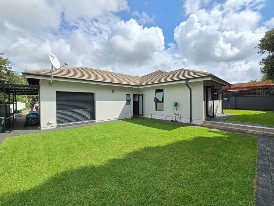 3 Bedroom Property for Sale in Sonneveld Gauteng