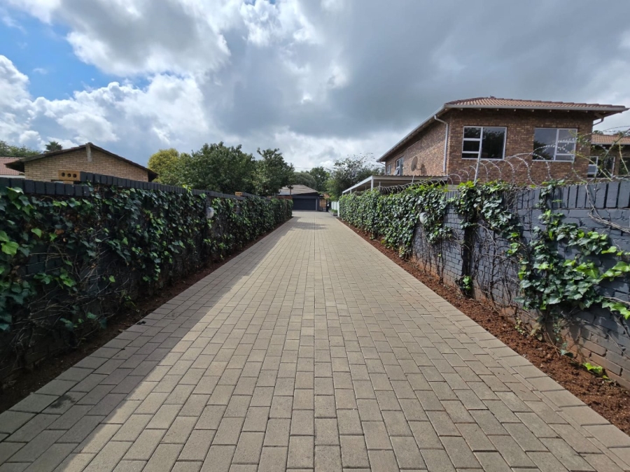 3 Bedroom Property for Sale in Sonneveld Gauteng
