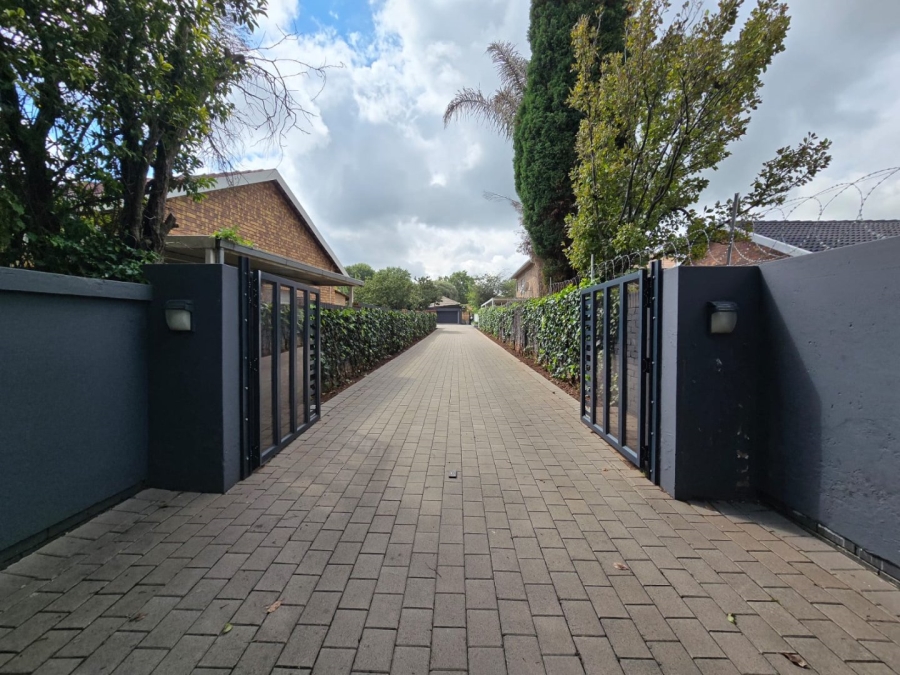 3 Bedroom Property for Sale in Sonneveld Gauteng