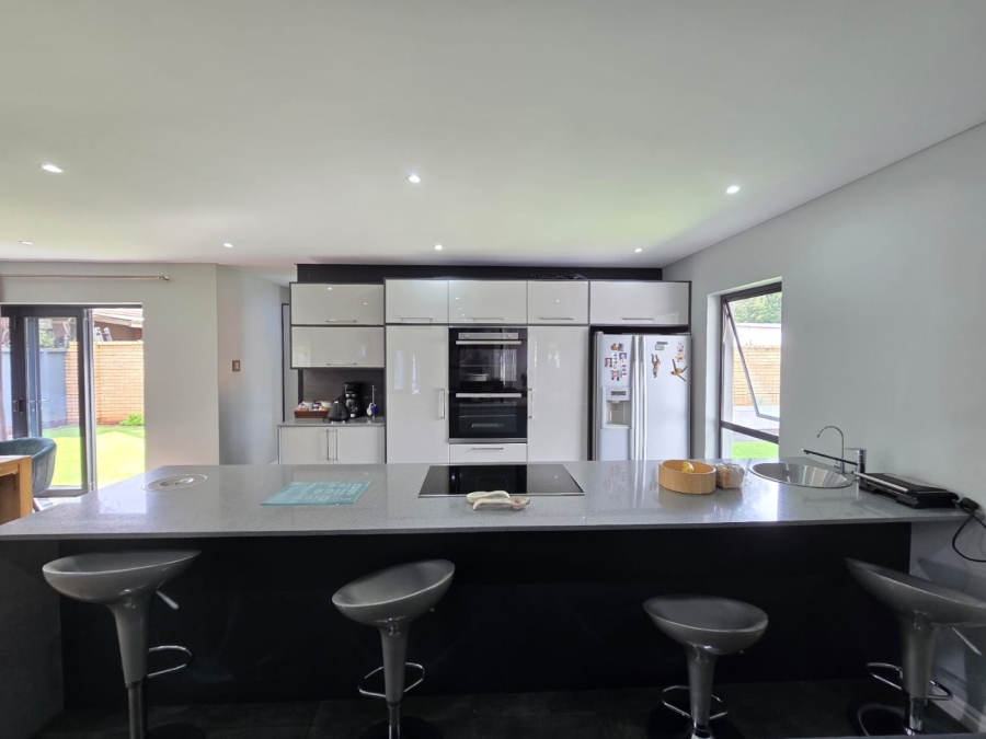 3 Bedroom Property for Sale in Sonneveld Gauteng