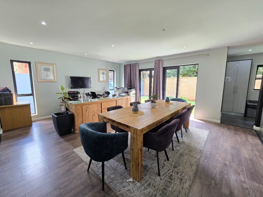 3 Bedroom Property for Sale in Sonneveld Gauteng