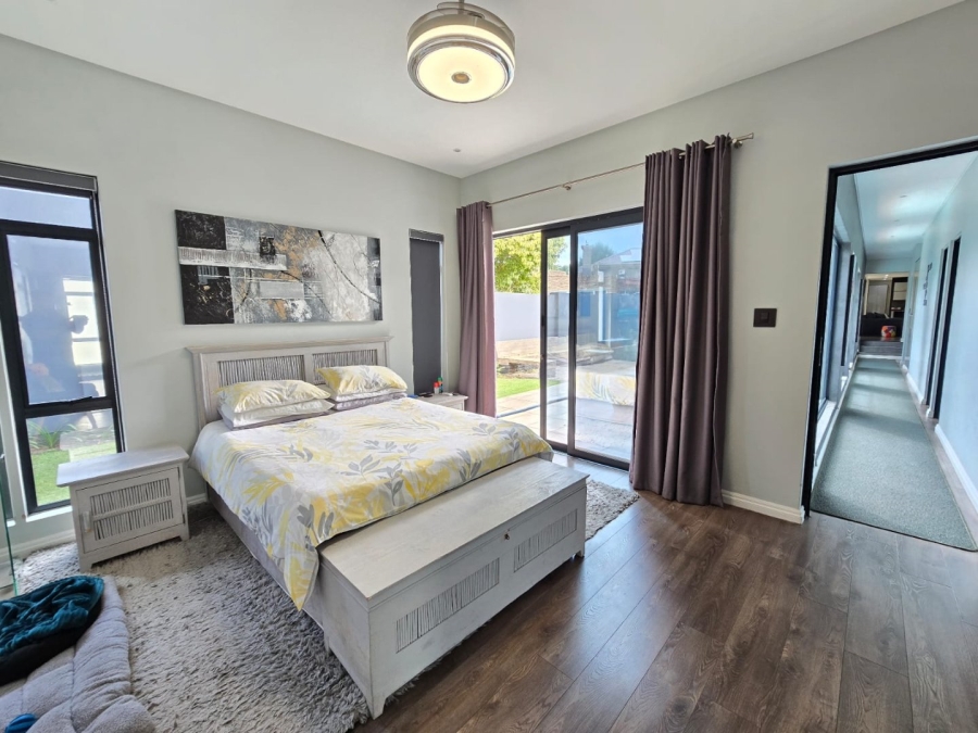 3 Bedroom Property for Sale in Sonneveld Gauteng