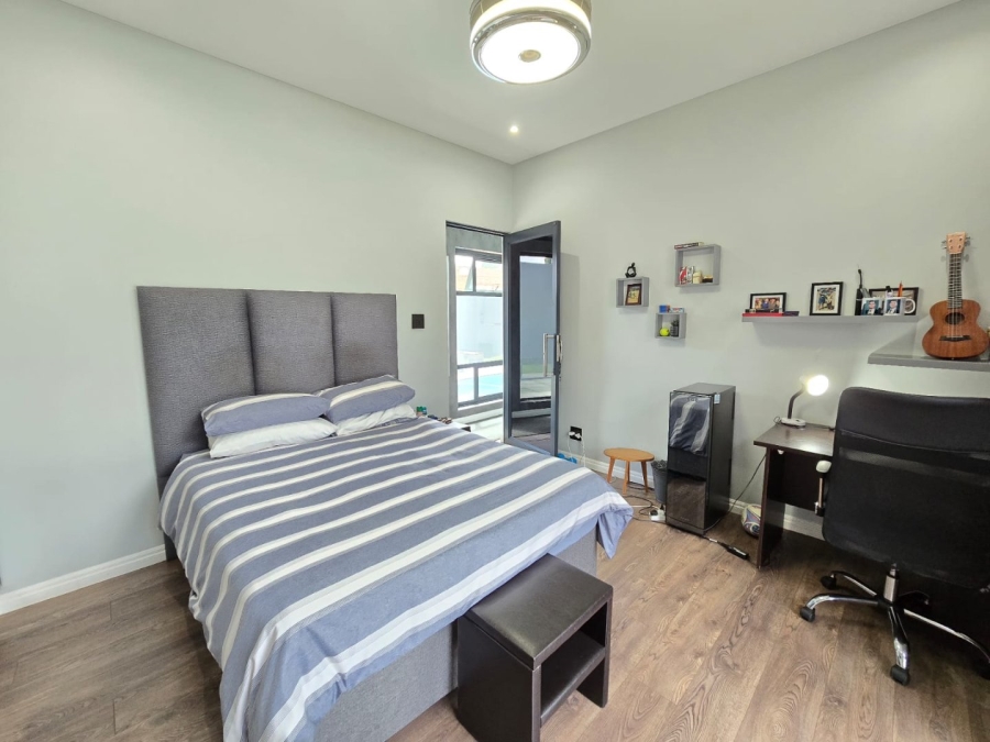 3 Bedroom Property for Sale in Sonneveld Gauteng