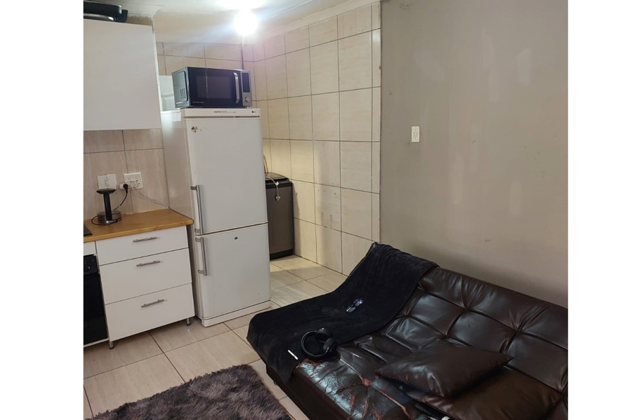 To Let 1 Bedroom Property for Rent in Lyndhurst Gauteng