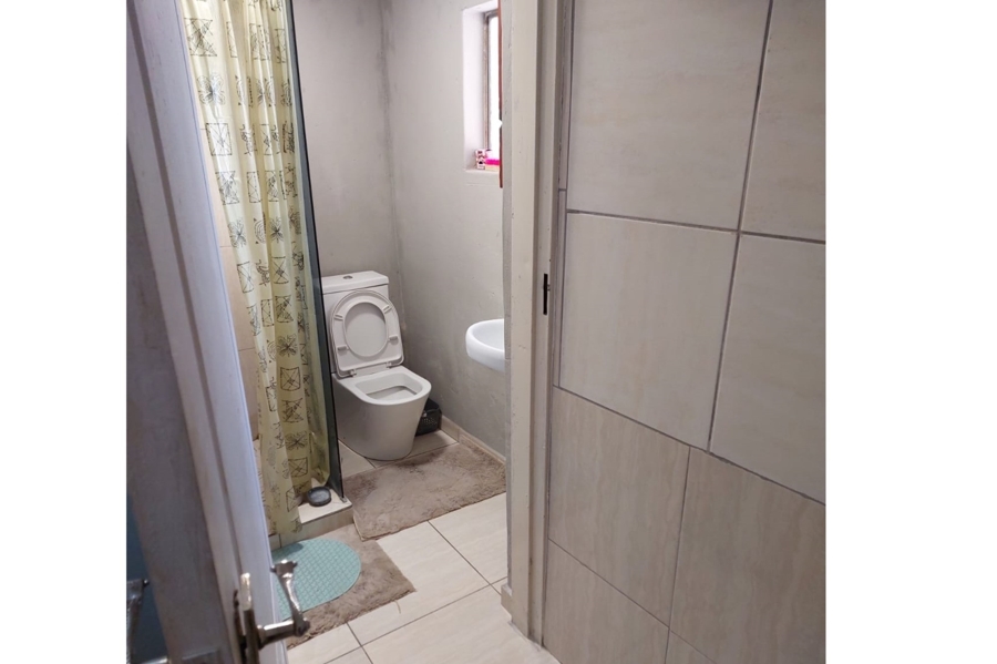 To Let 1 Bedroom Property for Rent in Lyndhurst Gauteng