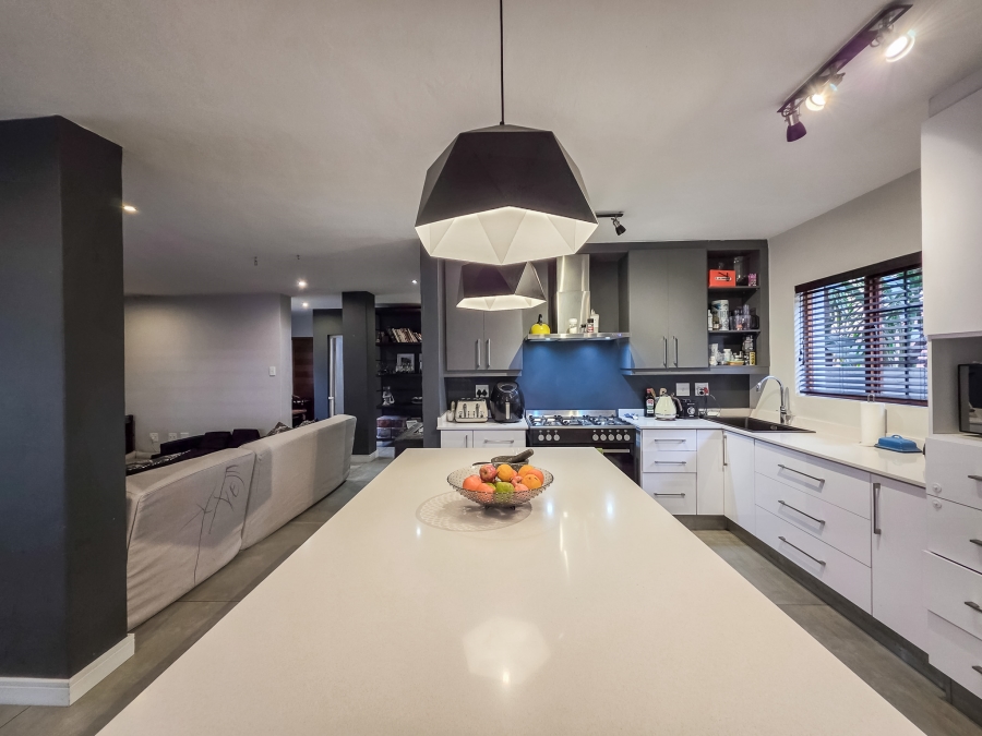 4 Bedroom Property for Sale in Faerie Glen Gauteng