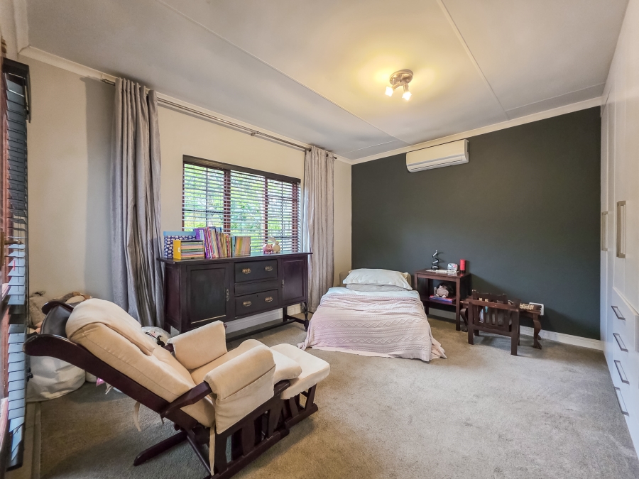 4 Bedroom Property for Sale in Faerie Glen Gauteng