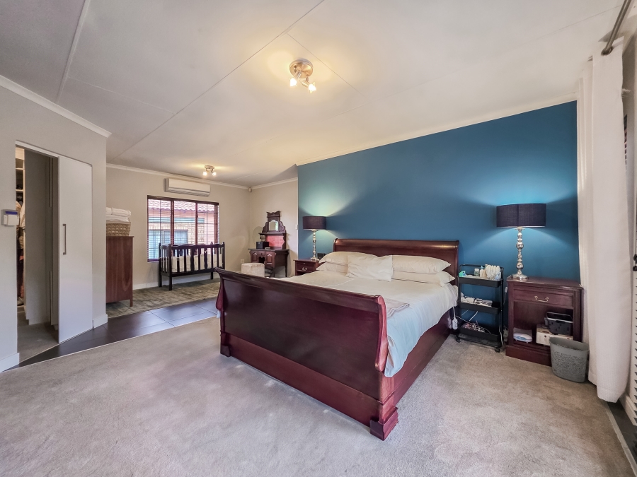 4 Bedroom Property for Sale in Faerie Glen Gauteng