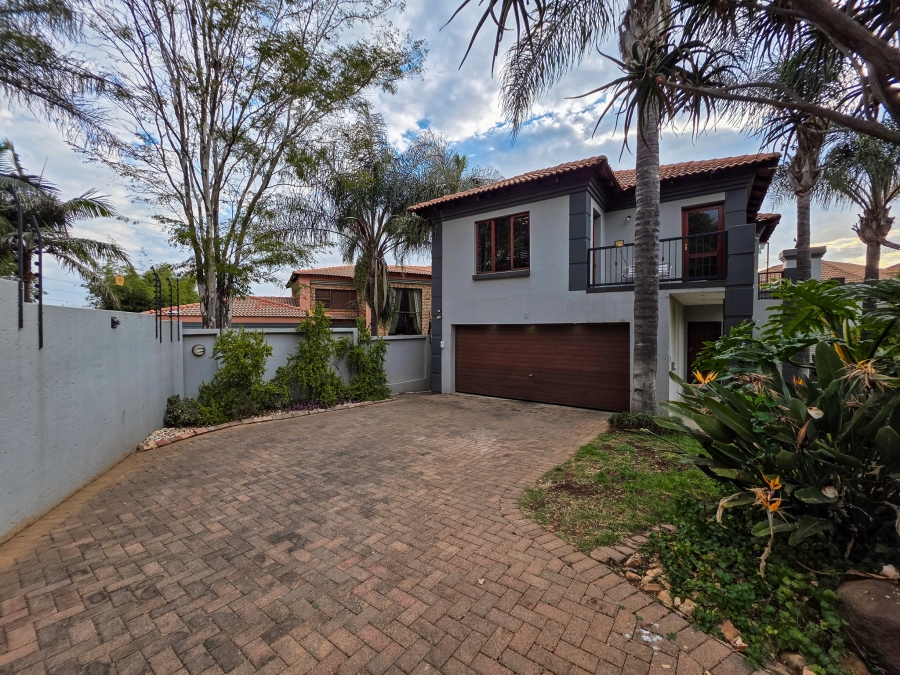 4 Bedroom Property for Sale in Faerie Glen Gauteng