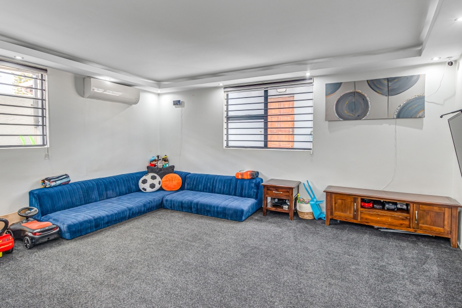 4 Bedroom Property for Sale in Marlboro Gardens Gauteng