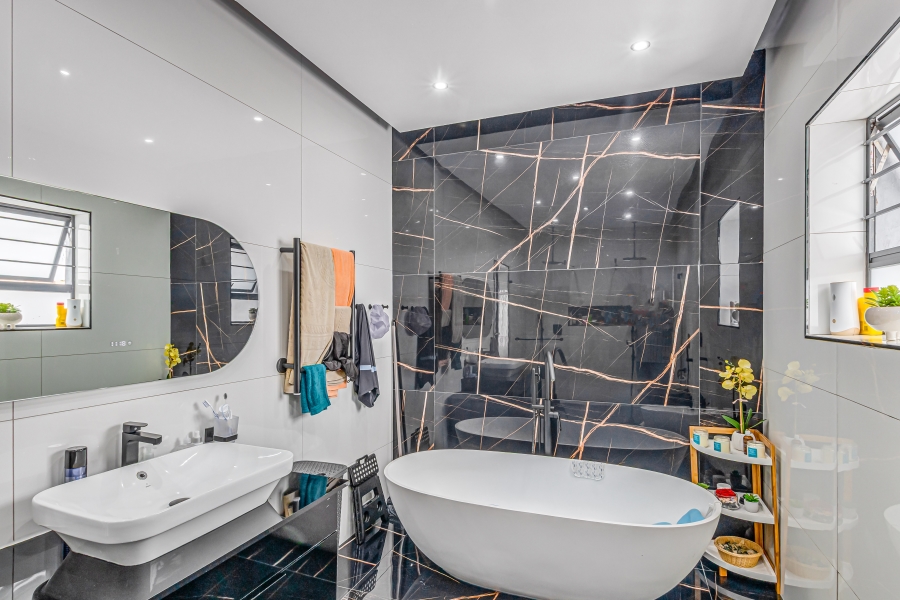 4 Bedroom Property for Sale in Marlboro Gardens Gauteng