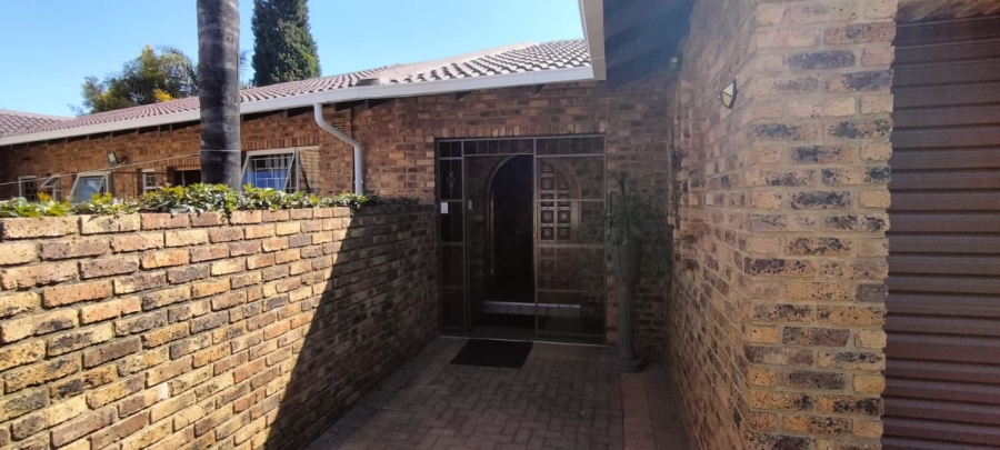 4 Bedroom Property for Sale in Greenhills Gauteng