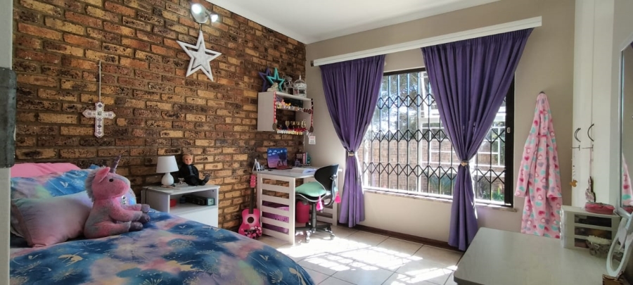 4 Bedroom Property for Sale in Greenhills Gauteng
