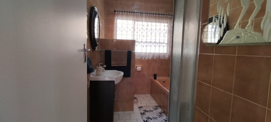 4 Bedroom Property for Sale in Greenhills Gauteng