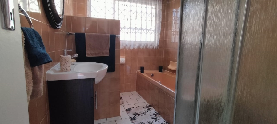 4 Bedroom Property for Sale in Greenhills Gauteng