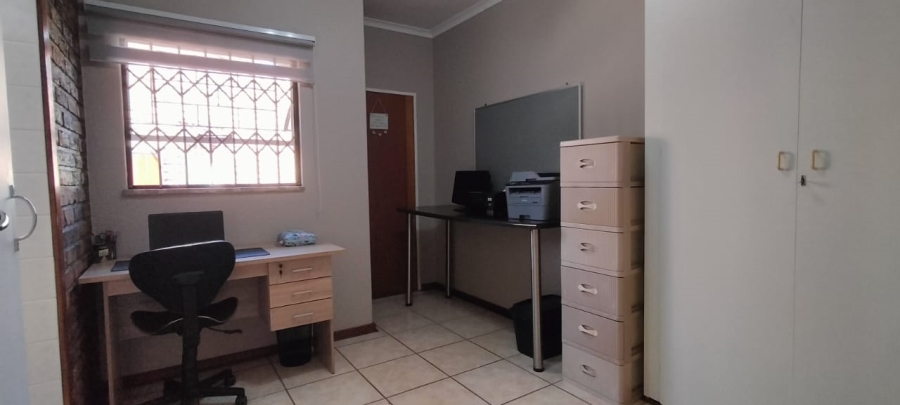 4 Bedroom Property for Sale in Greenhills Gauteng