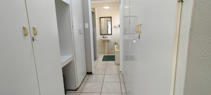 4 Bedroom Property for Sale in Greenhills Gauteng