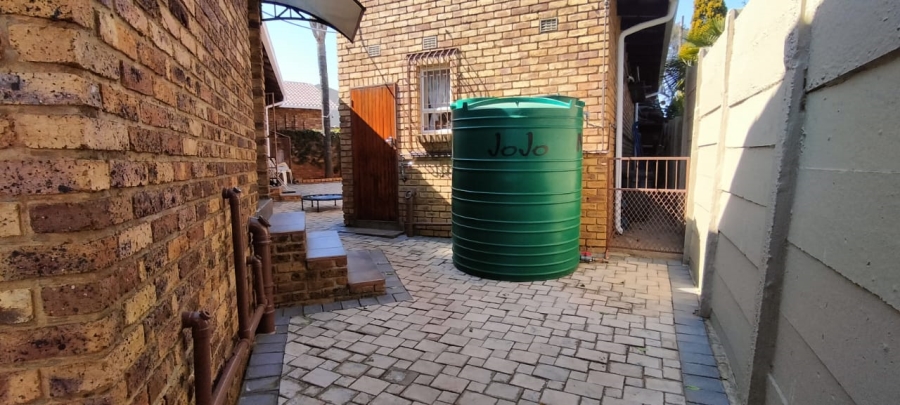 4 Bedroom Property for Sale in Greenhills Gauteng