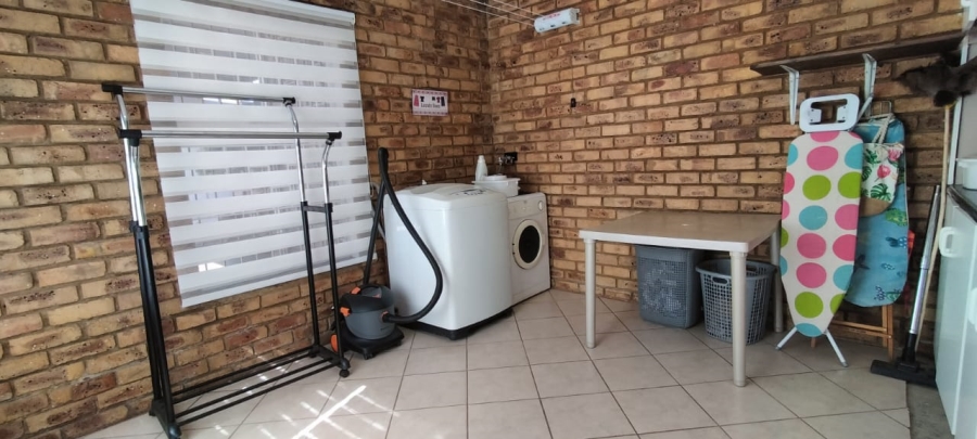 4 Bedroom Property for Sale in Greenhills Gauteng