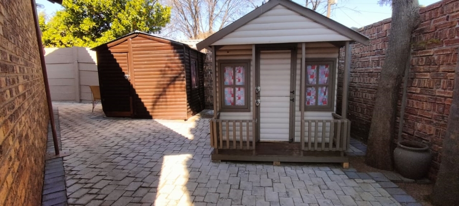 4 Bedroom Property for Sale in Greenhills Gauteng
