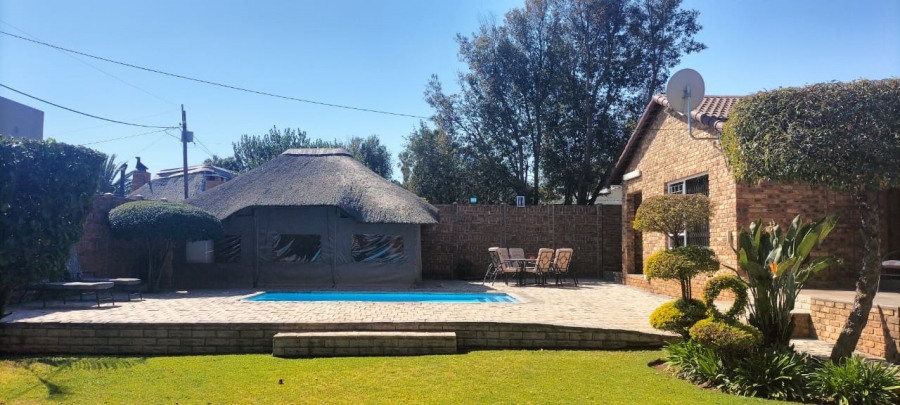 4 Bedroom Property for Sale in Greenhills Gauteng
