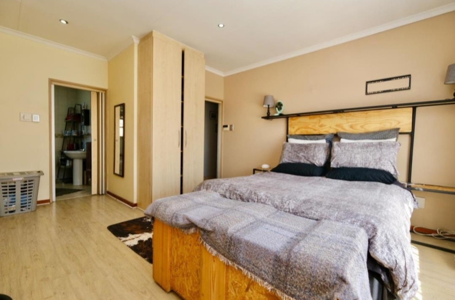2 Bedroom Property for Sale in New State Areas Gauteng