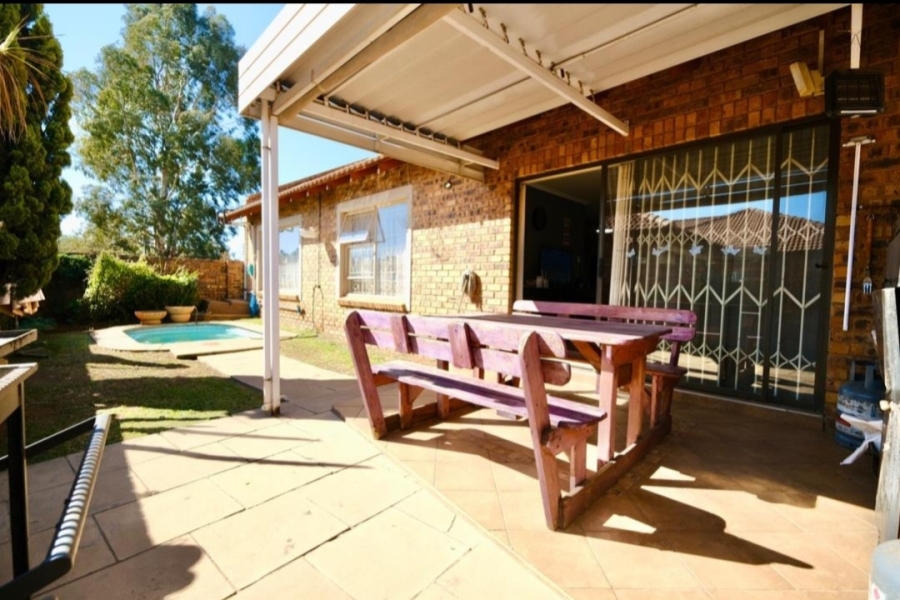 2 Bedroom Property for Sale in New State Areas Gauteng