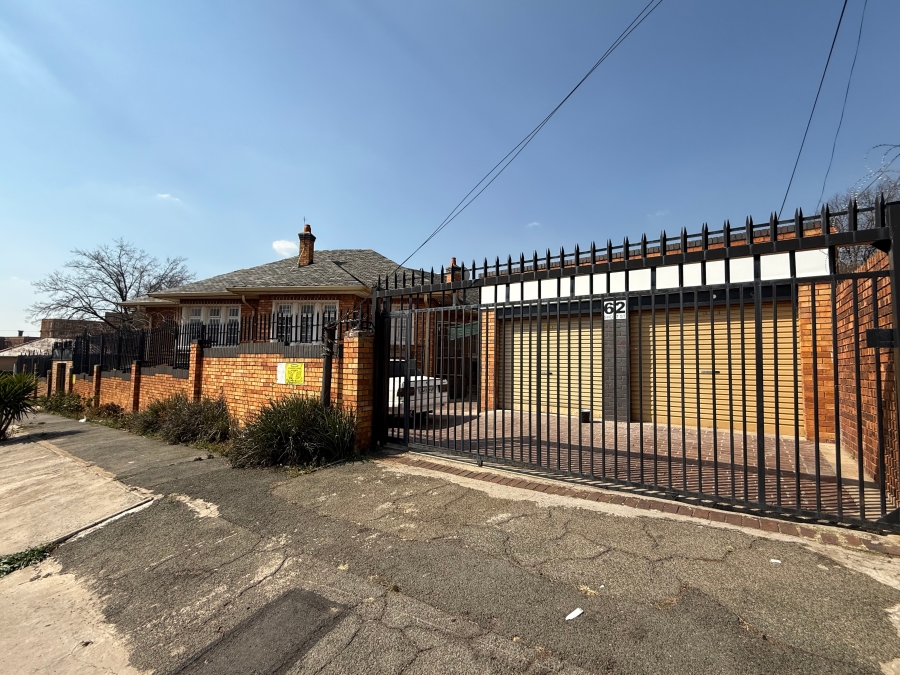 8 Bedroom Property for Sale in Rosettenville Gauteng