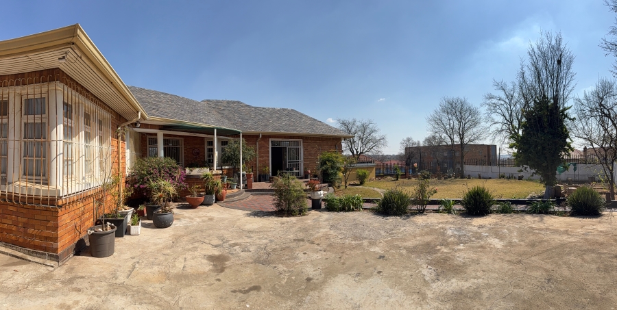 8 Bedroom Property for Sale in Rosettenville Gauteng
