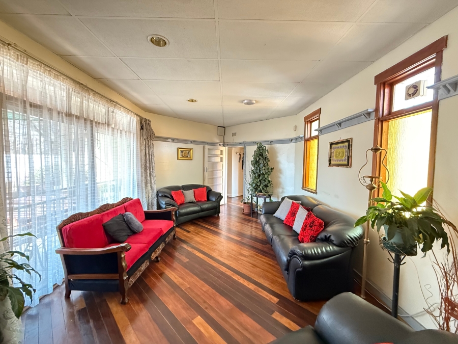 8 Bedroom Property for Sale in Rosettenville Gauteng