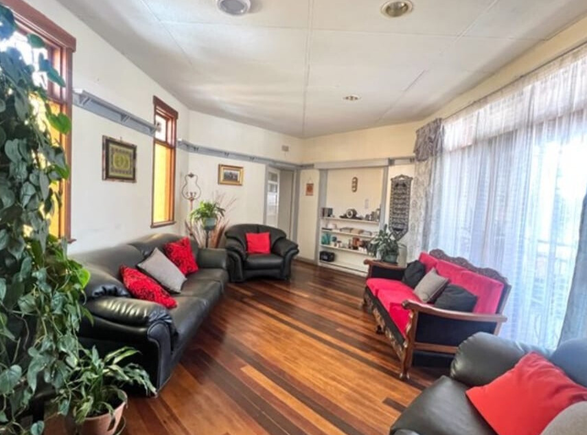 8 Bedroom Property for Sale in Rosettenville Gauteng