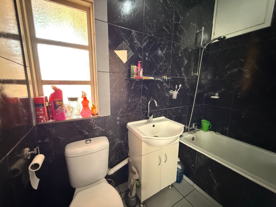 8 Bedroom Property for Sale in Rosettenville Gauteng