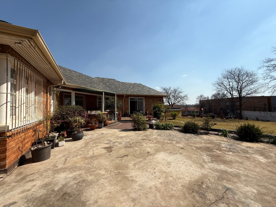 8 Bedroom Property for Sale in Rosettenville Gauteng