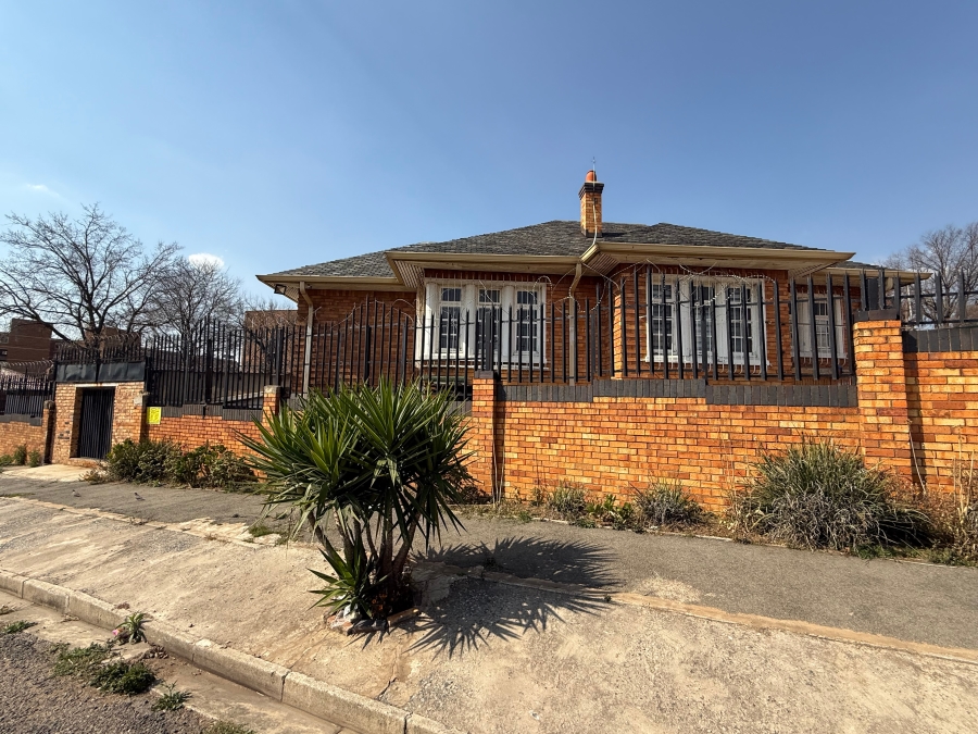 8 Bedroom Property for Sale in Rosettenville Gauteng