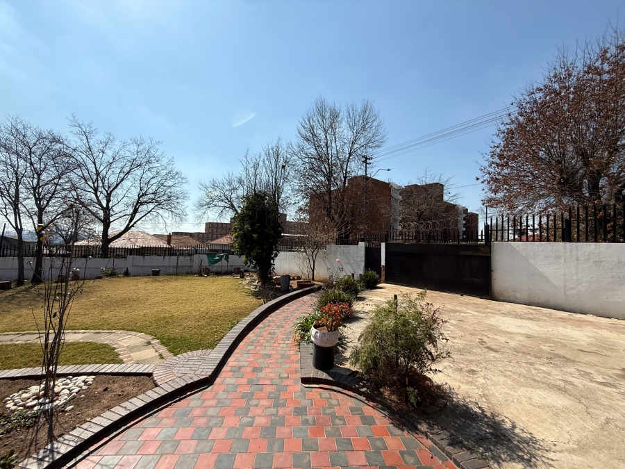 8 Bedroom Property for Sale in Rosettenville Gauteng