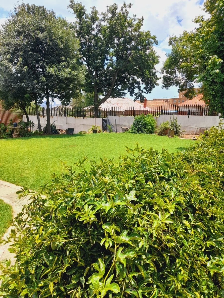 8 Bedroom Property for Sale in Rosettenville Gauteng