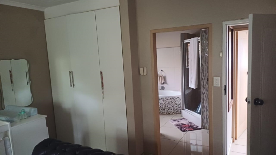 4 Bedroom Property for Sale in Meyerspark Gauteng