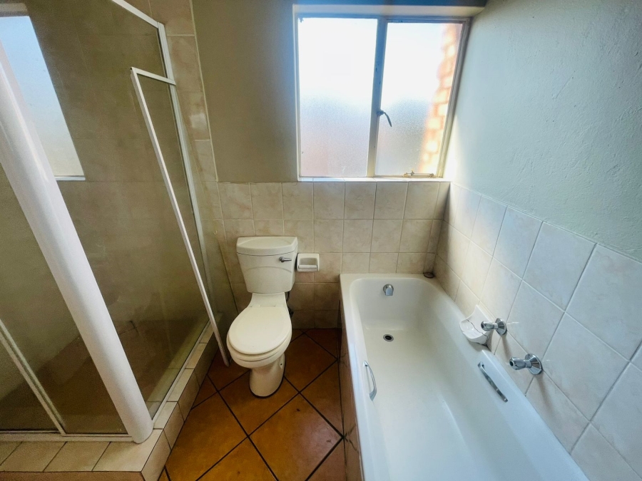 To Let 2 Bedroom Property for Rent in Birchleigh Gauteng
