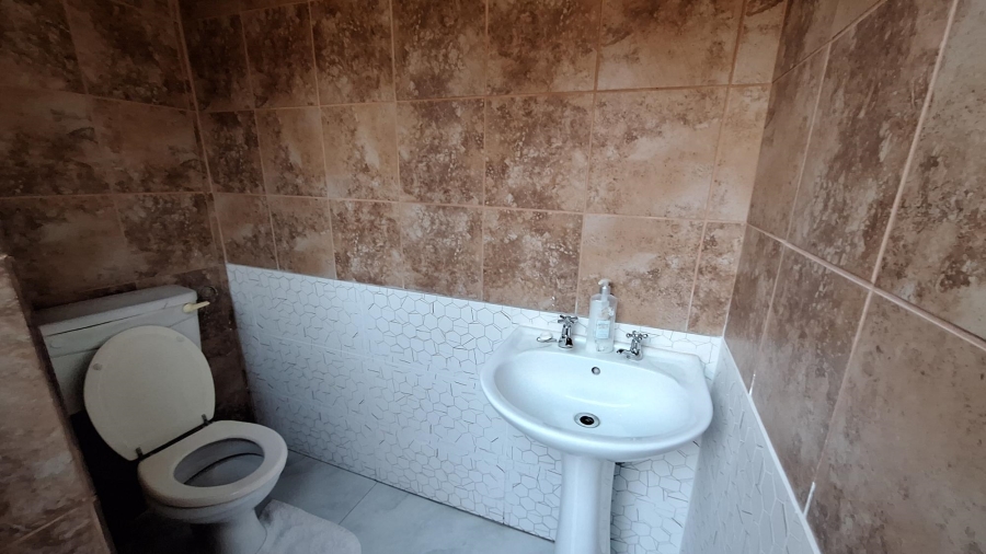 To Let 3 Bedroom Property for Rent in Thatchfield Manor Gauteng