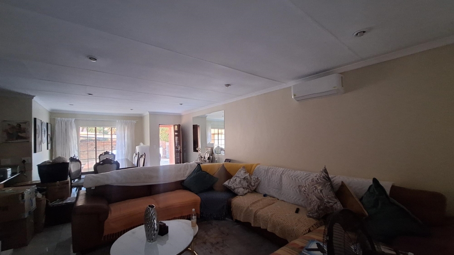 To Let 3 Bedroom Property for Rent in Thatchfield Manor Gauteng